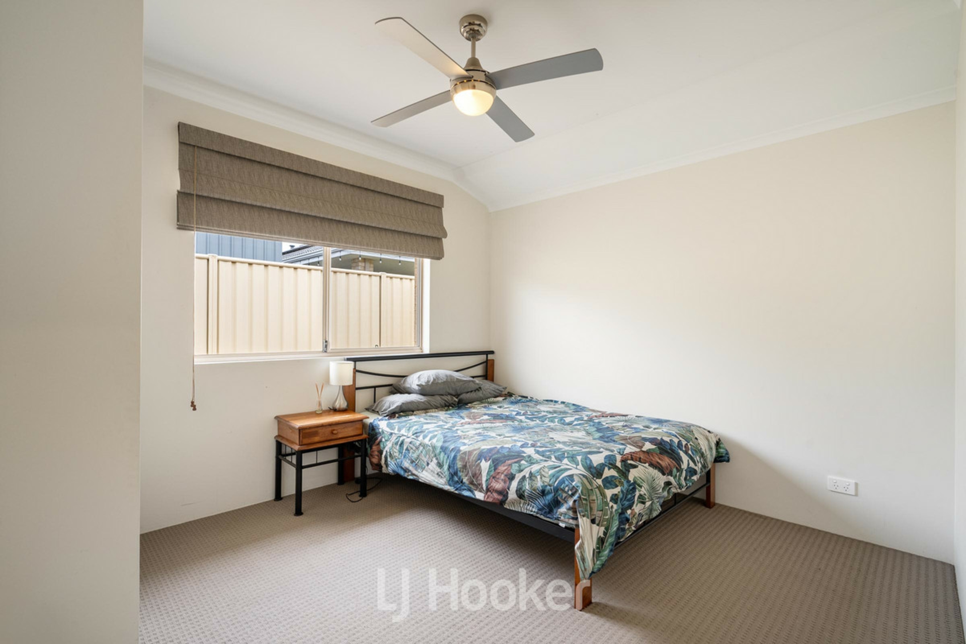 19 Pinehurst Crescent — photo 12 of 19