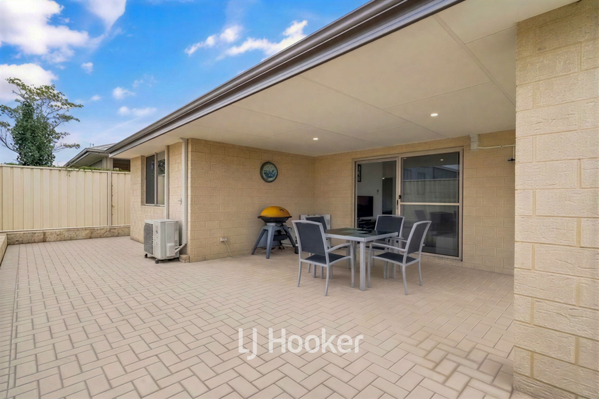 19 Pinehurst Crescent — photo 17 of 19