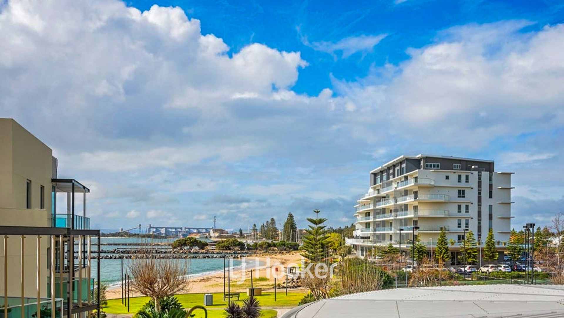 19/11-19 Casuarina Drive — photo 13 of 18