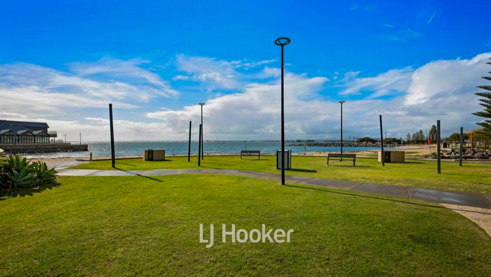 19/11-19 Casuarina Drive — photo 15 of 18
