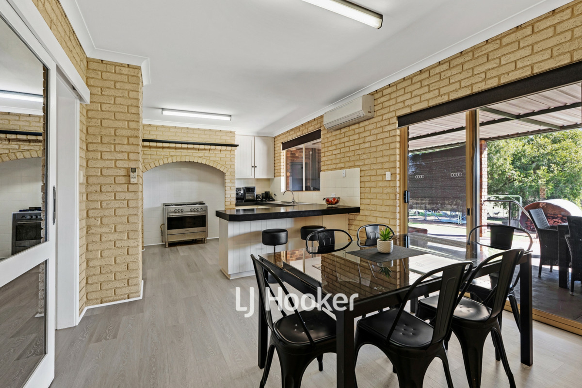 202 Booth Street — photo 8 of 27