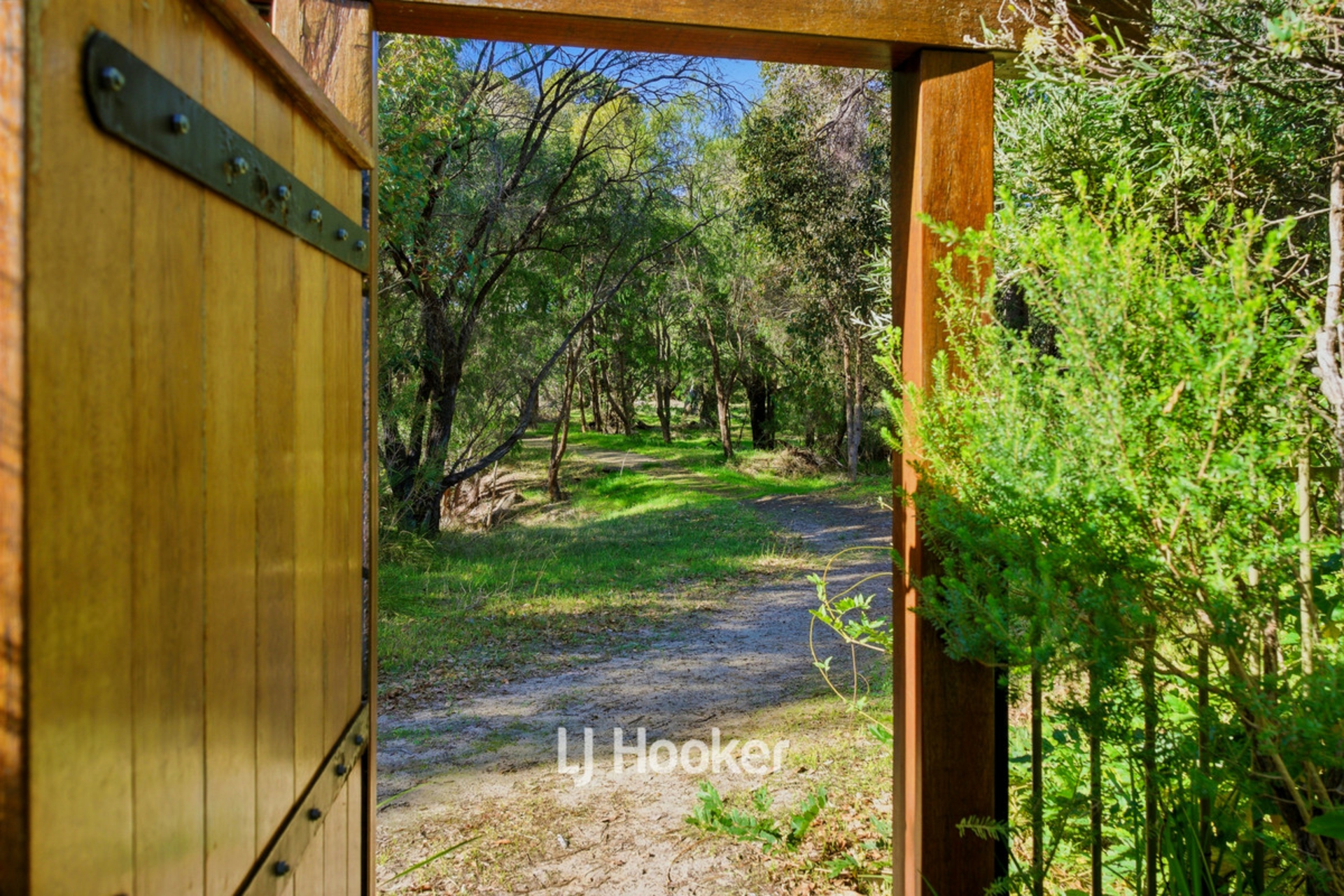 14 Schooner Crescent — photo 7 of 30