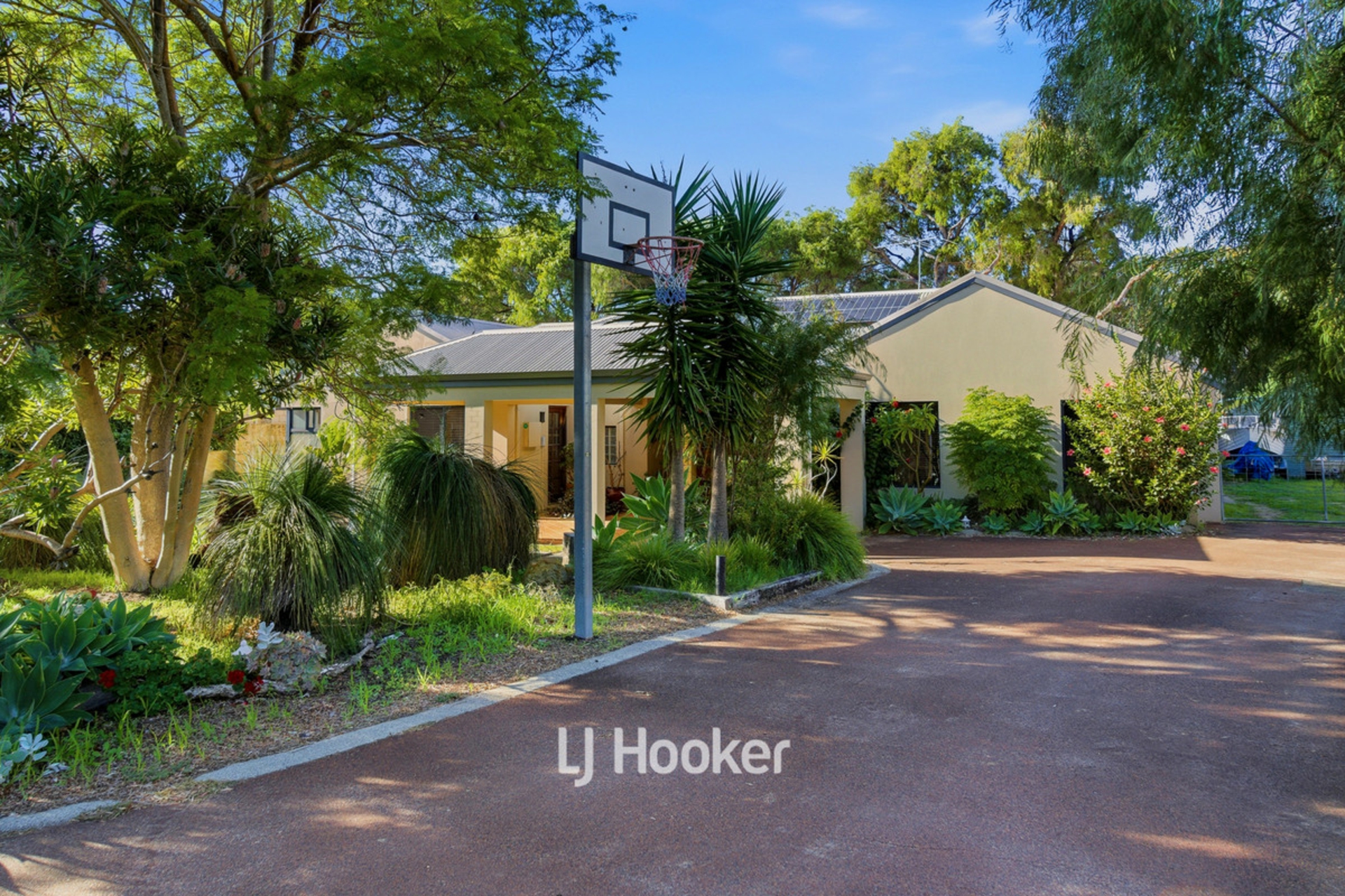 14 Schooner Crescent — photo 25 of 30