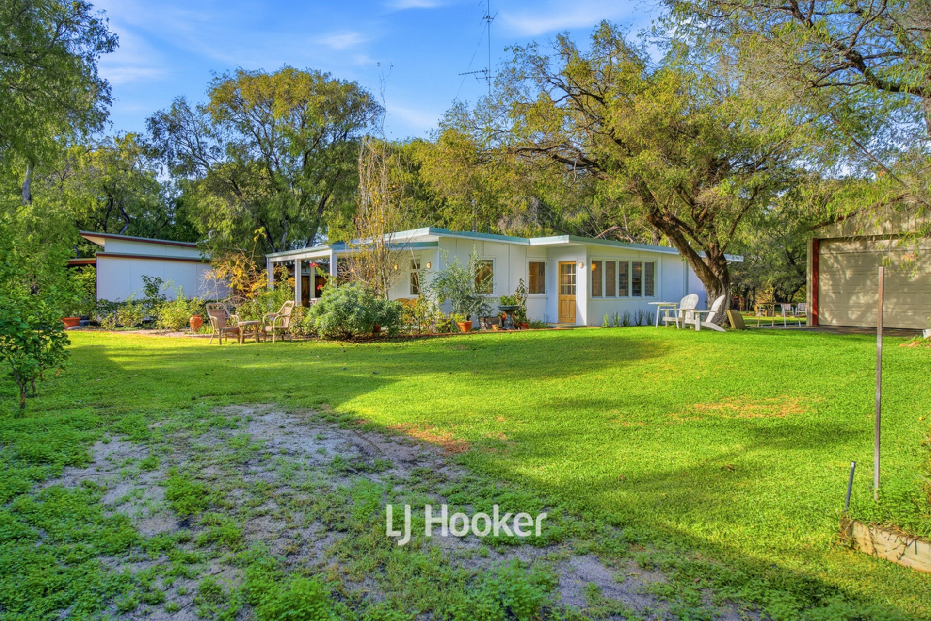266 Geographe Bay Road — photo 5 of 27