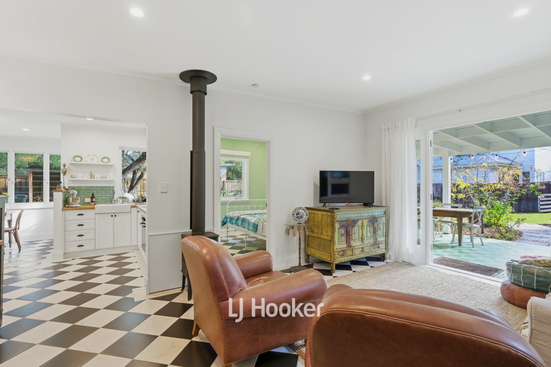266 Geographe Bay Road — photo 10 of 27