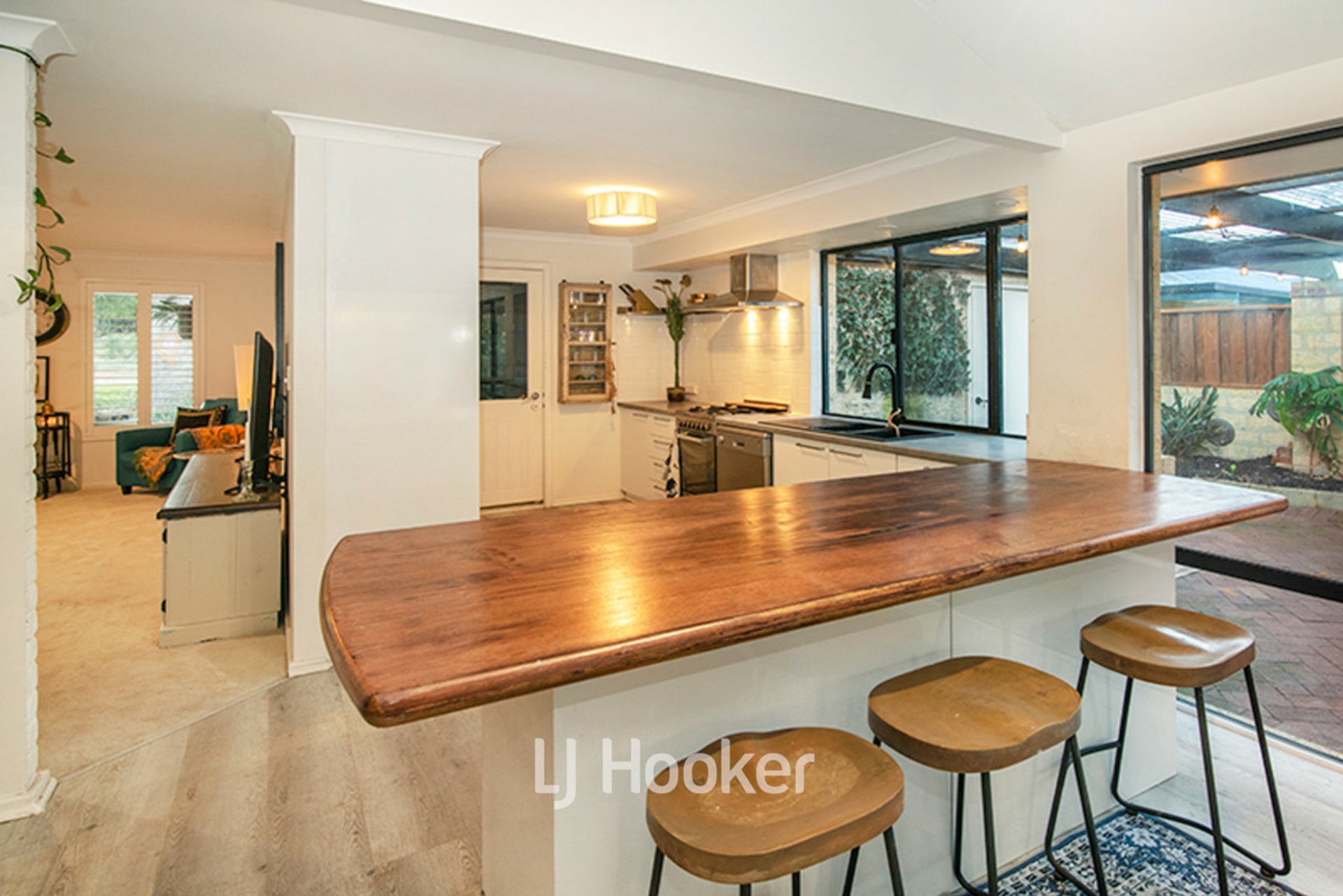 32 The Enclave — photo 12 of 25