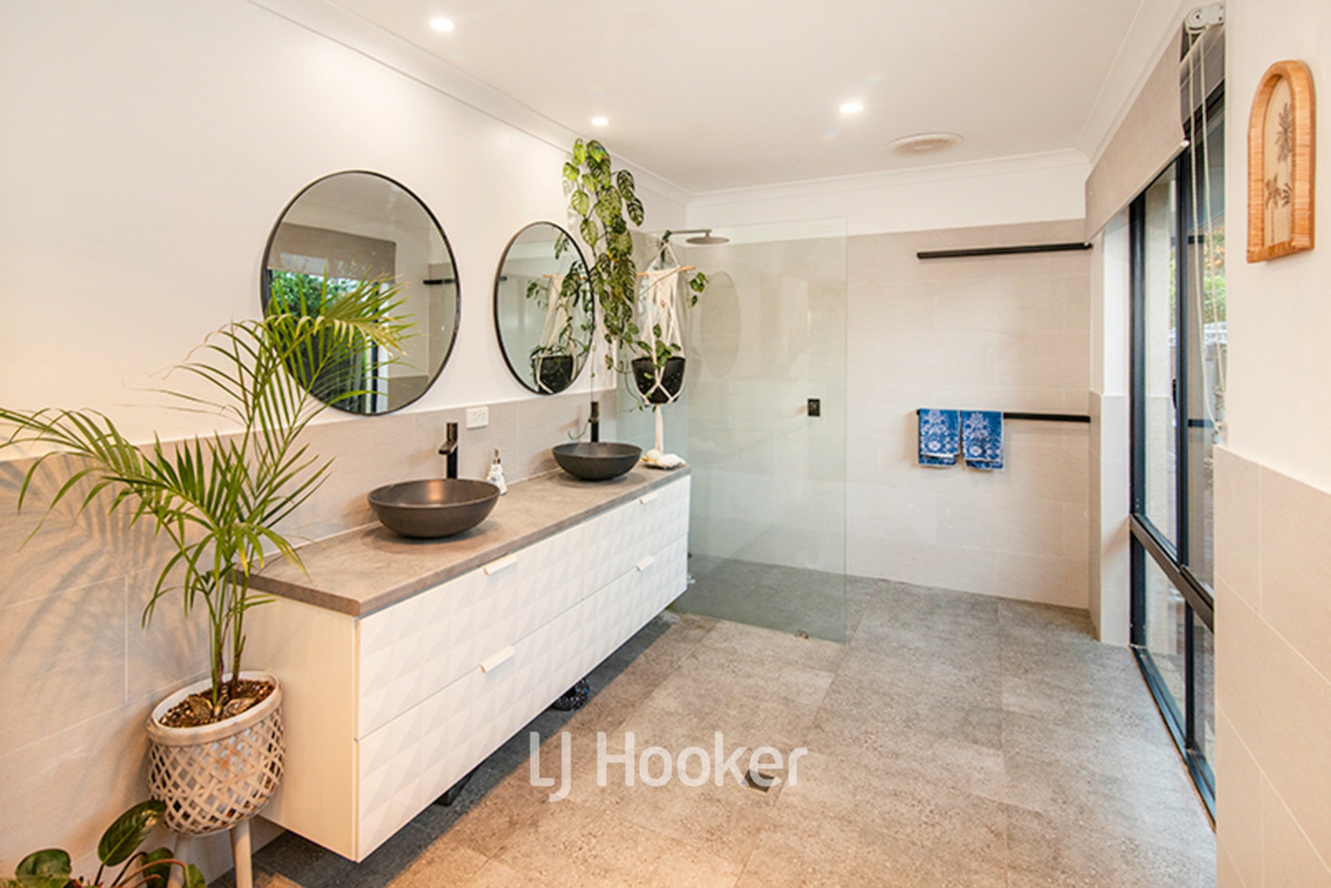 32 The Enclave — photo 15 of 25