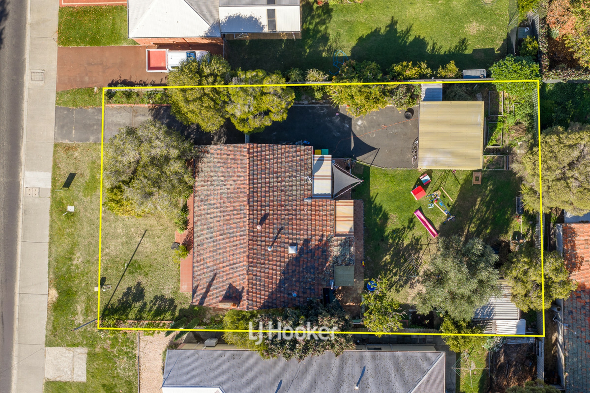 14 Albert Road — photo 2 of 21