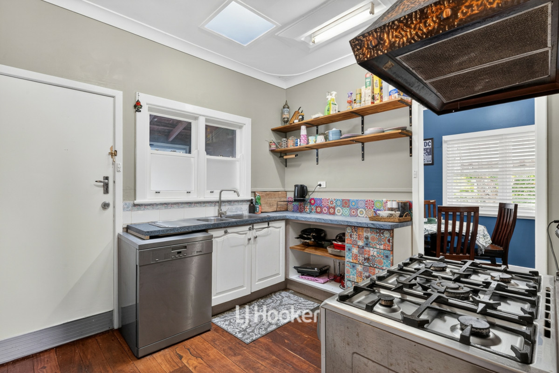 14 Albert Road — photo 7 of 21