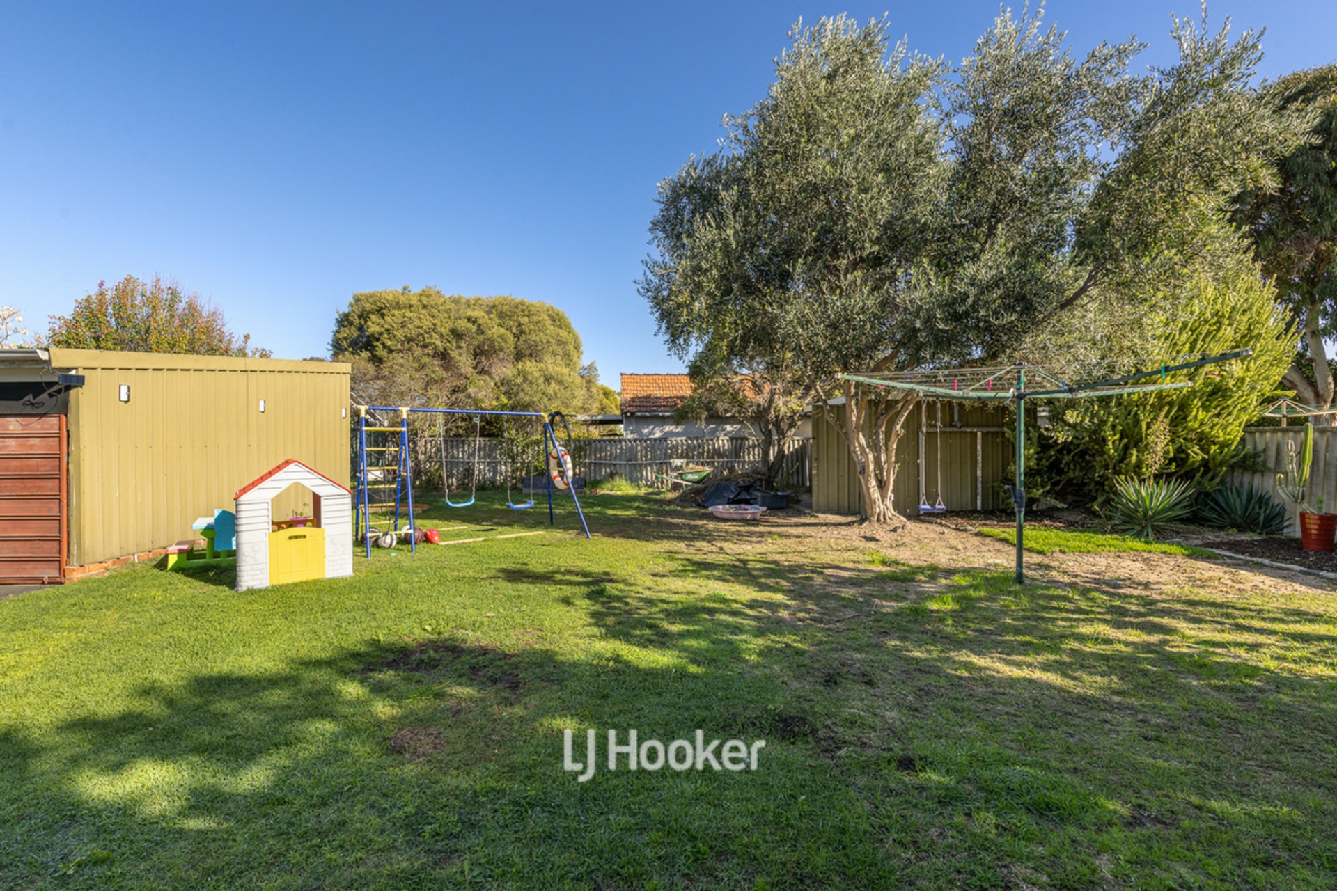 14 Albert Road — photo 18 of 21