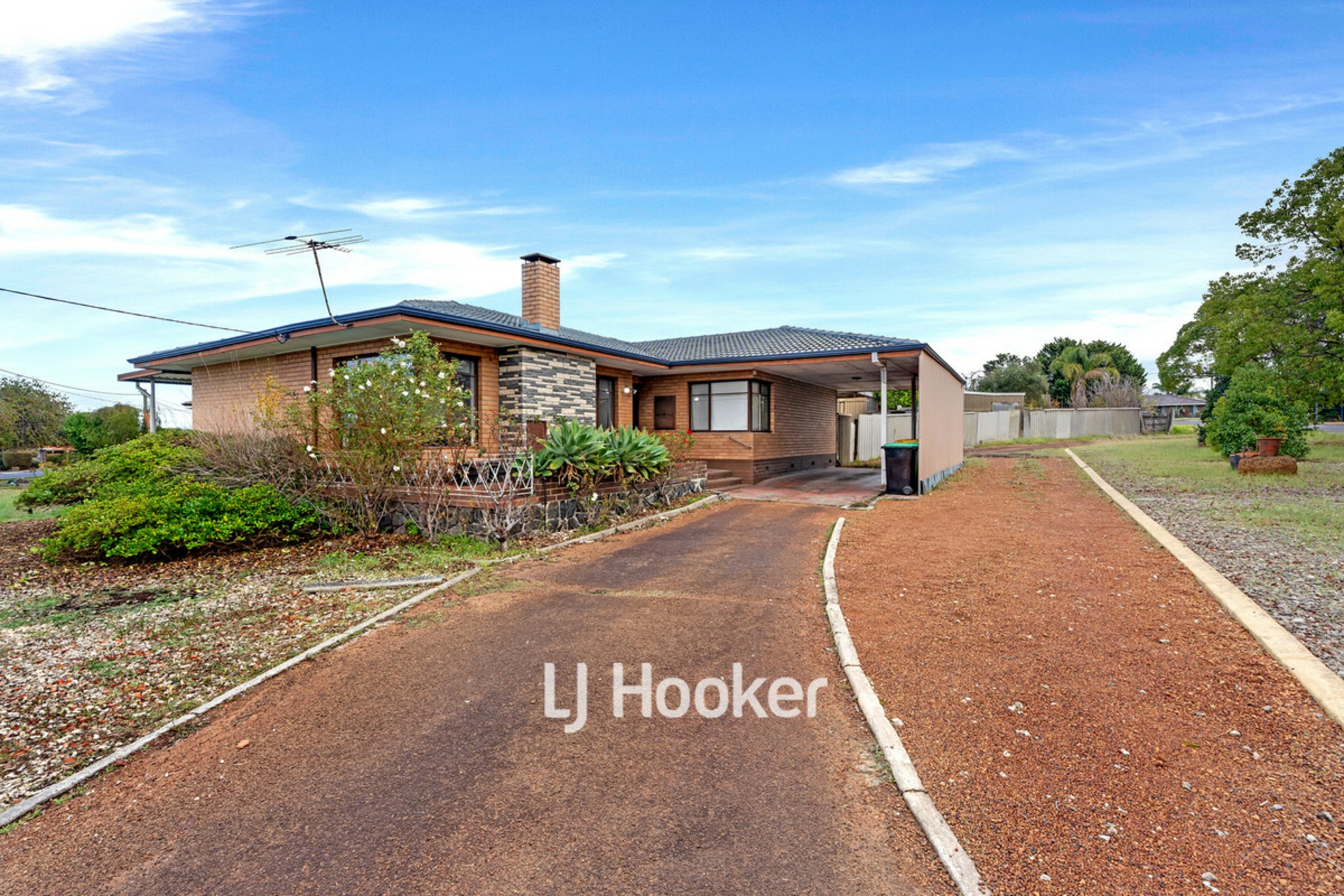 63 Swanstone Street — photo 2 of 29