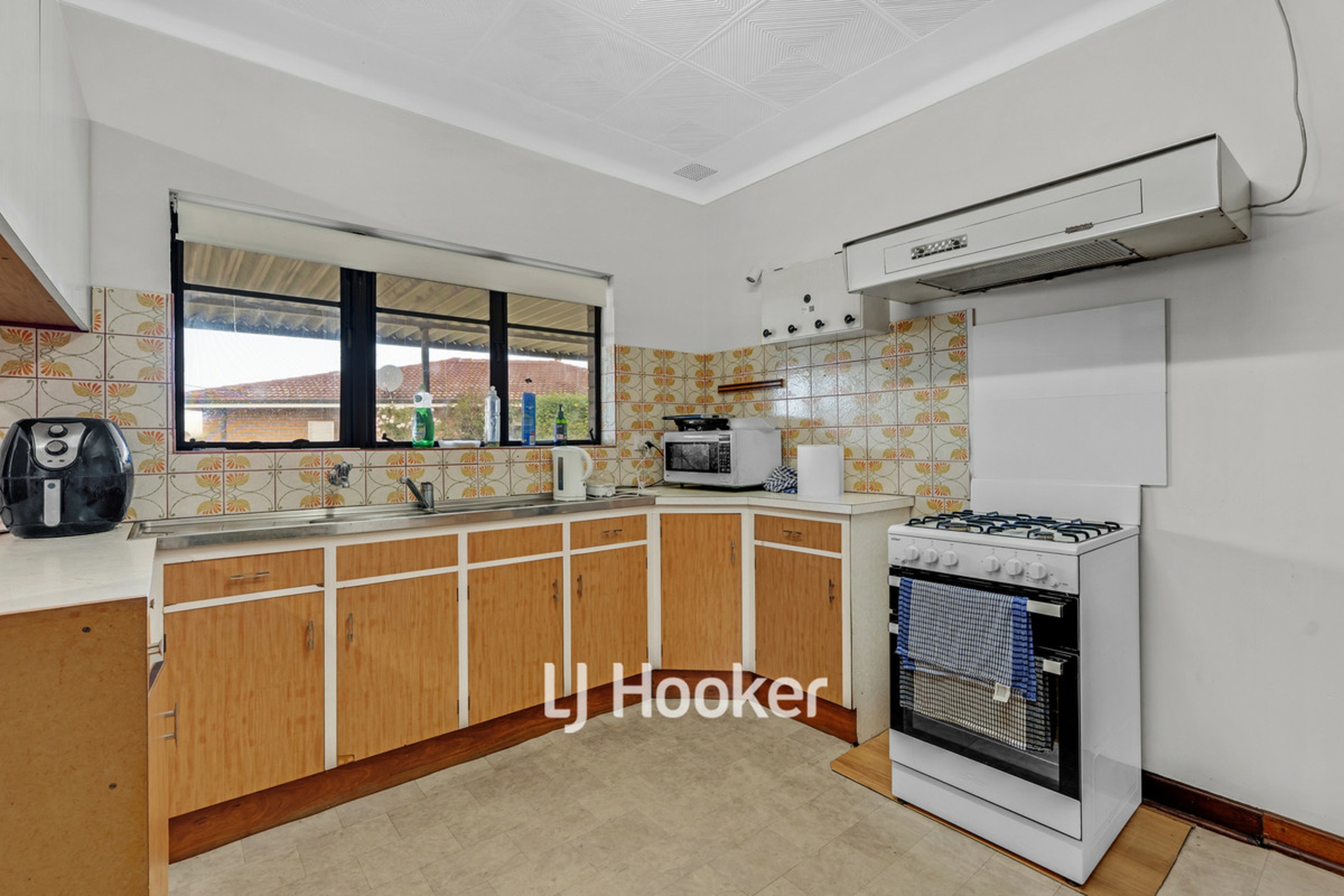 63 Swanstone Street — photo 6 of 29