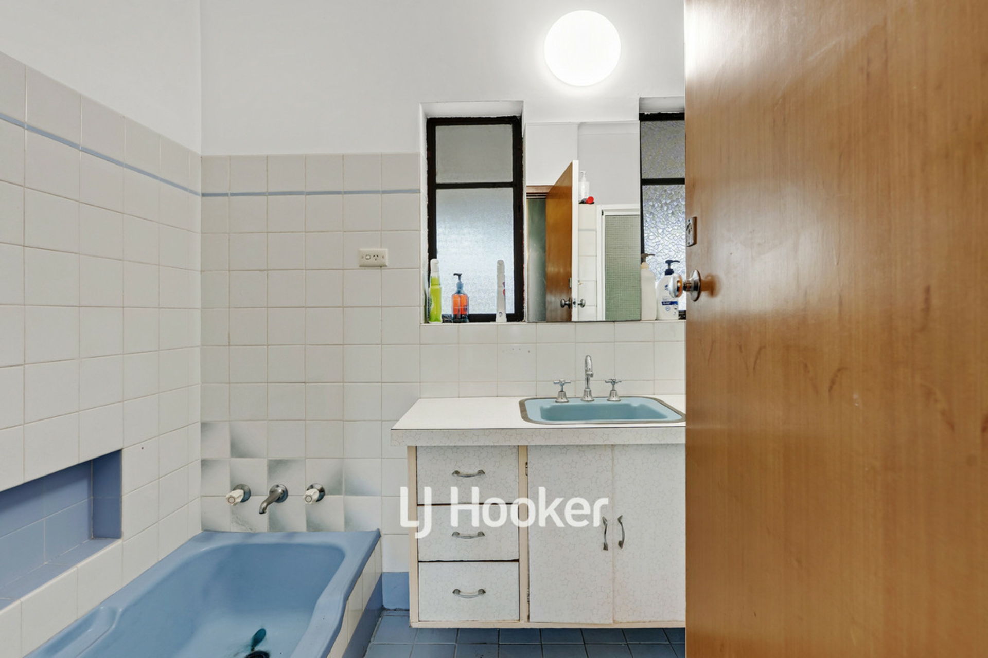 63 Swanstone Street — photo 15 of 29
