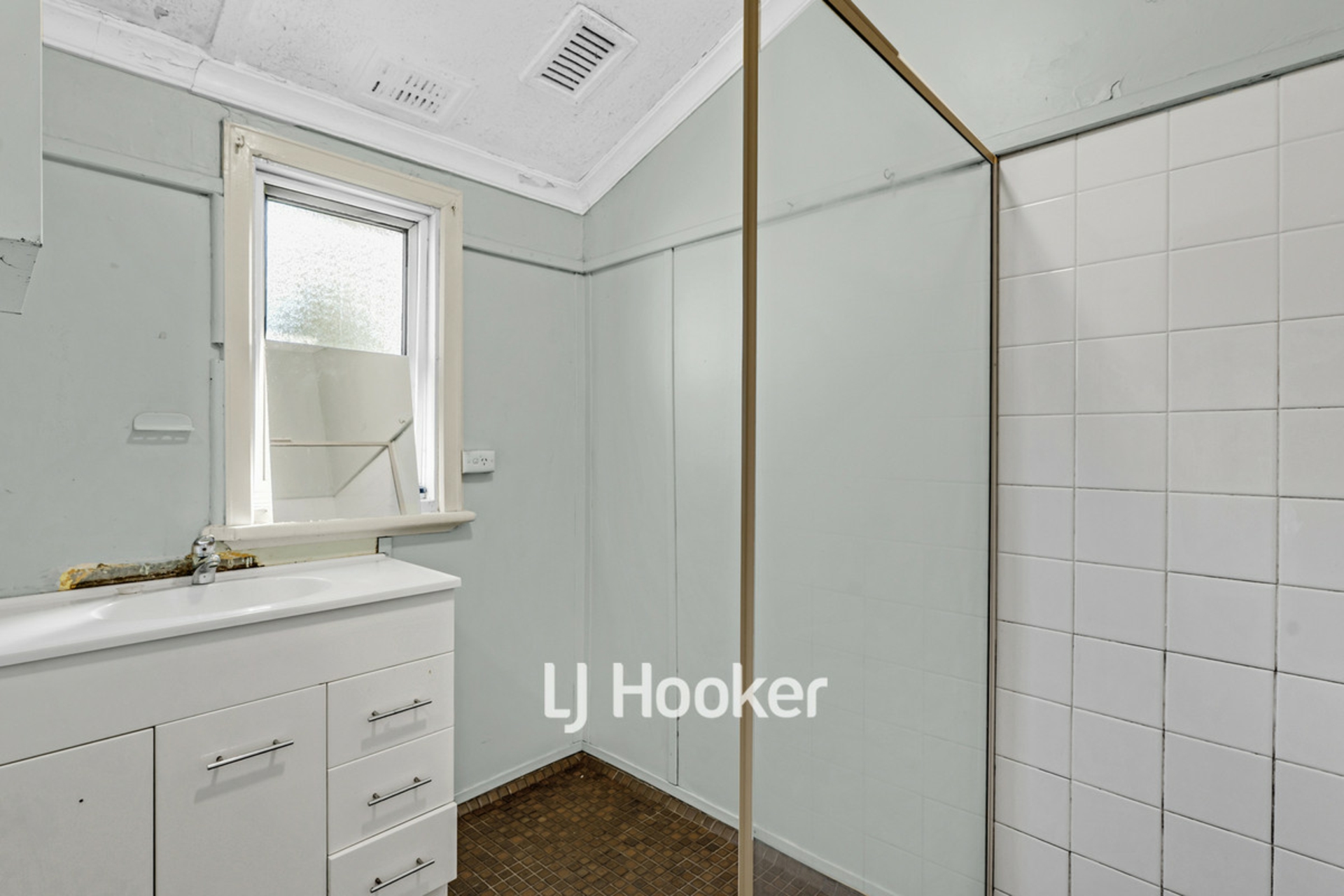 29 Moore Street — photo 7 of 24