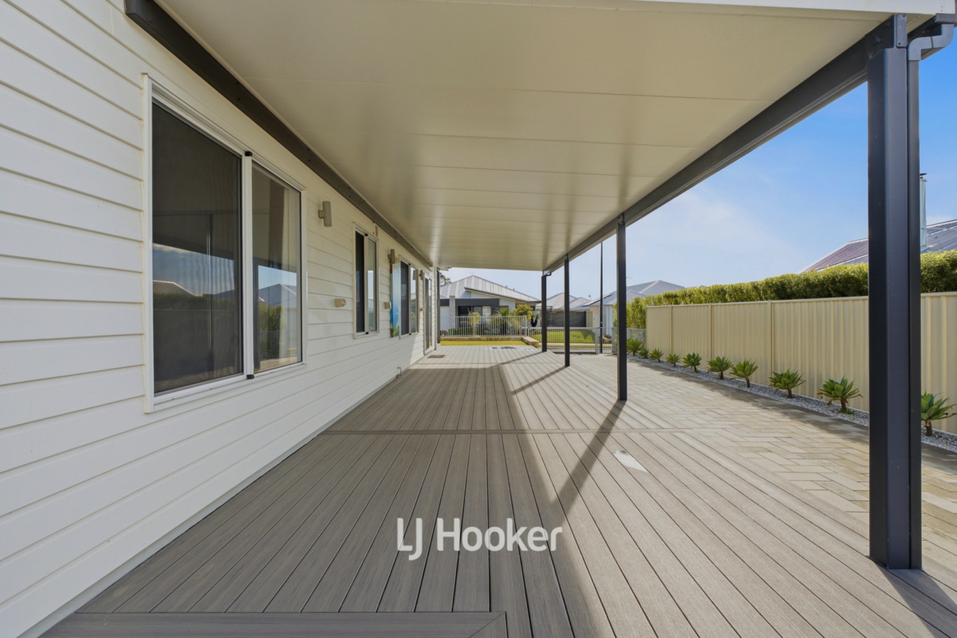 14 Waldorf Road — photo 3 of 29