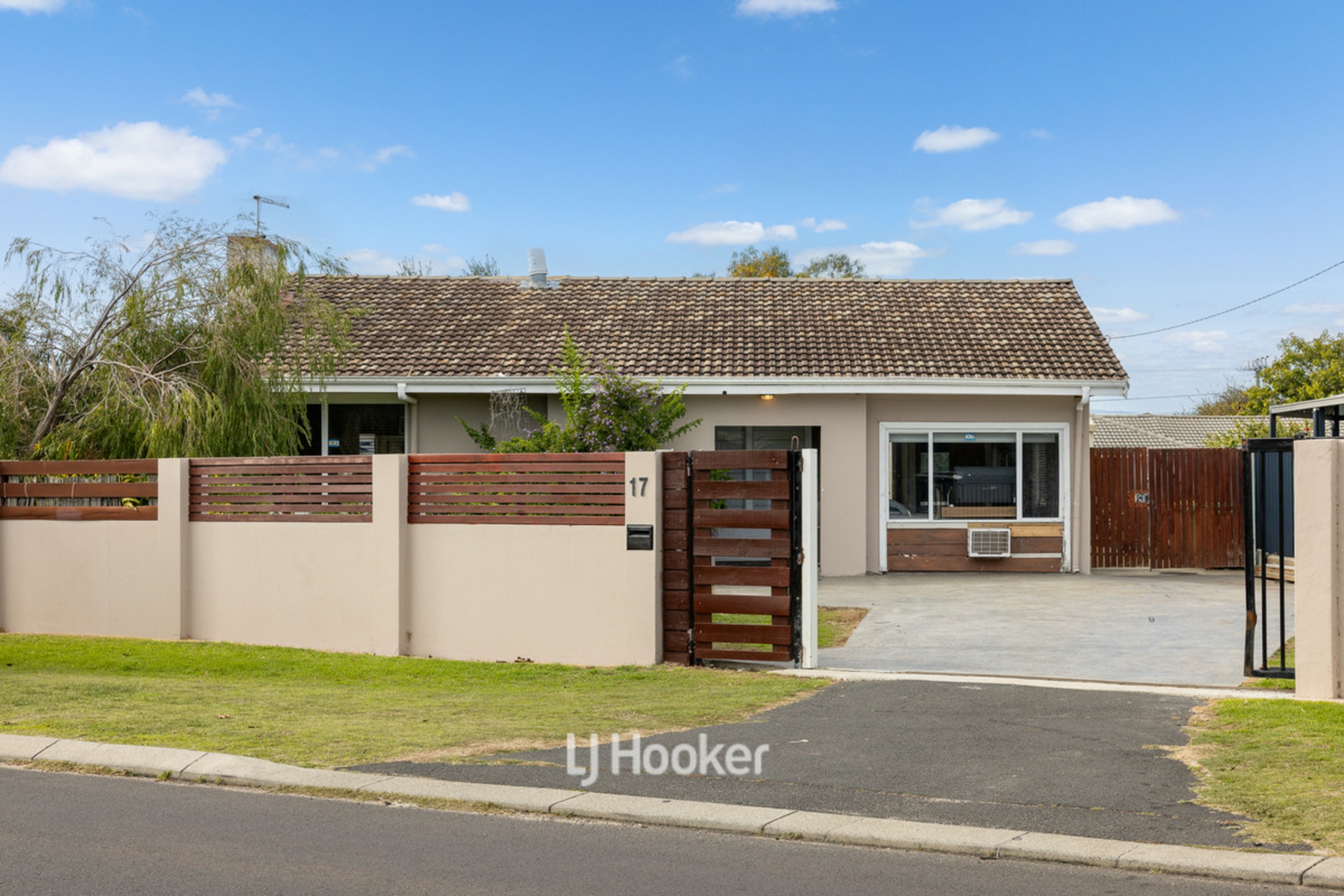 17 Minninup Road — photo from LJ Hooker Property South West WA