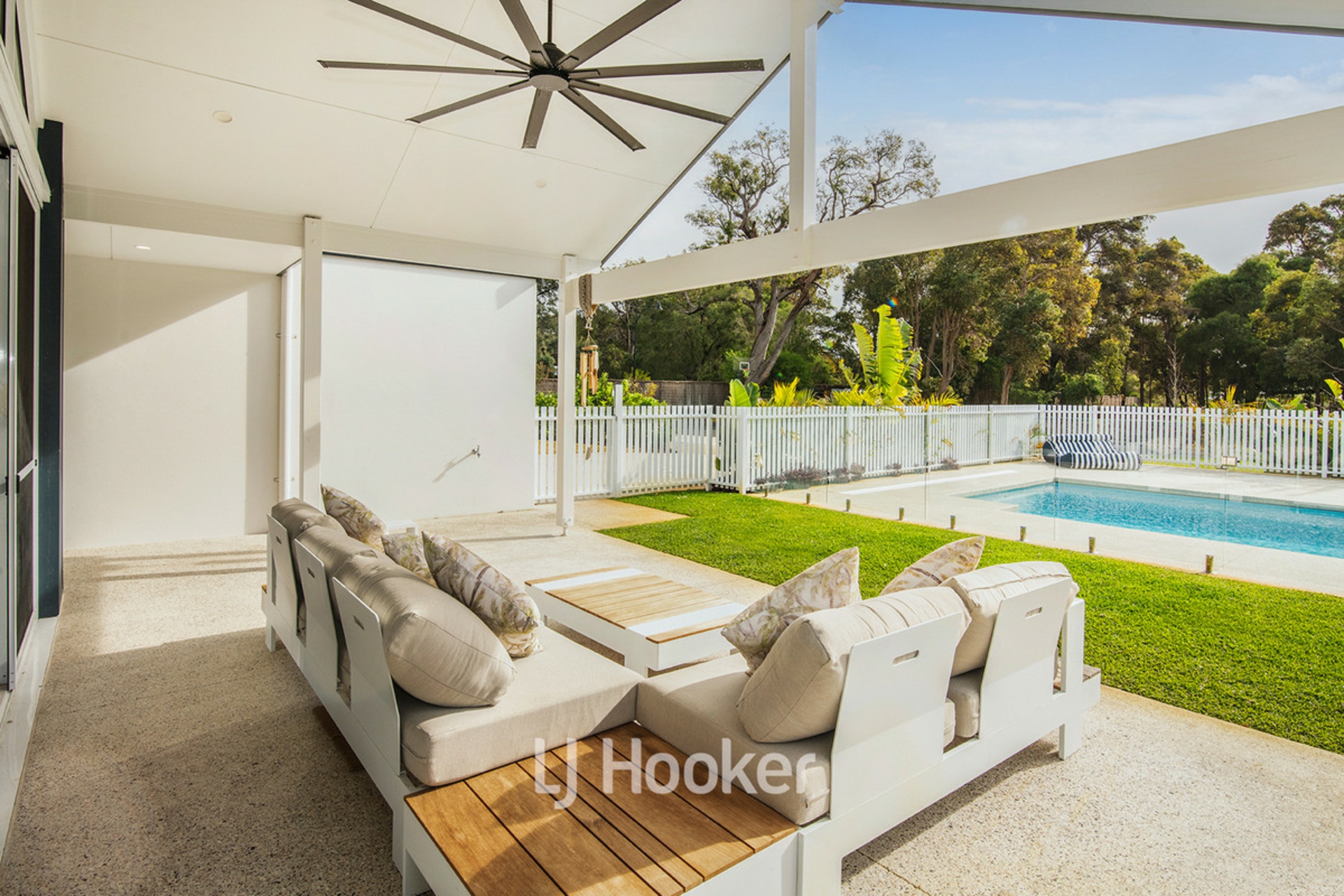 39 Alwoodley Tce — photo 3 of 25