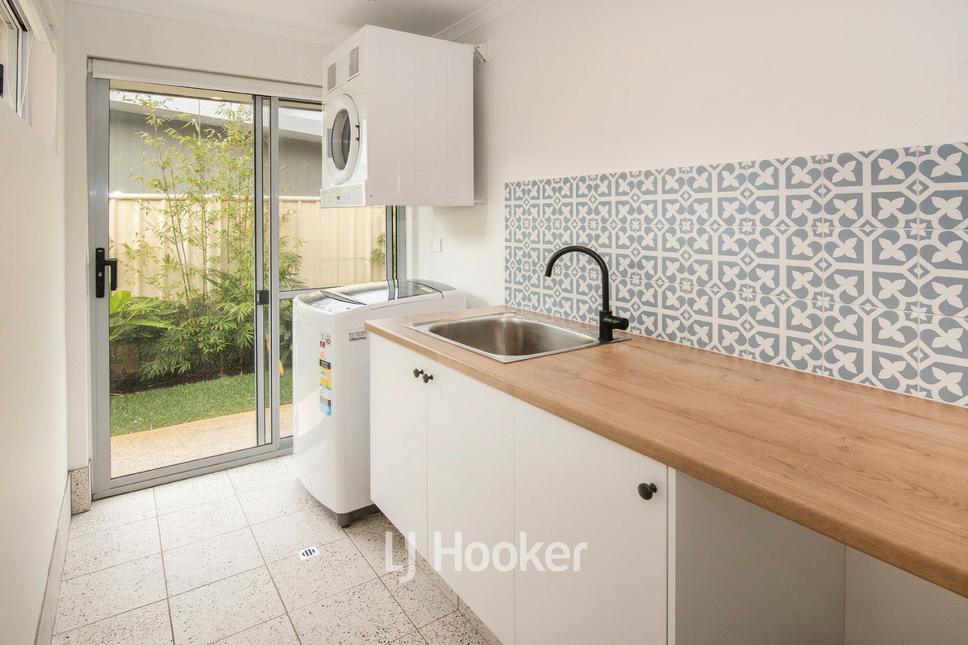 39 Alwoodley Tce — photo 17 of 25