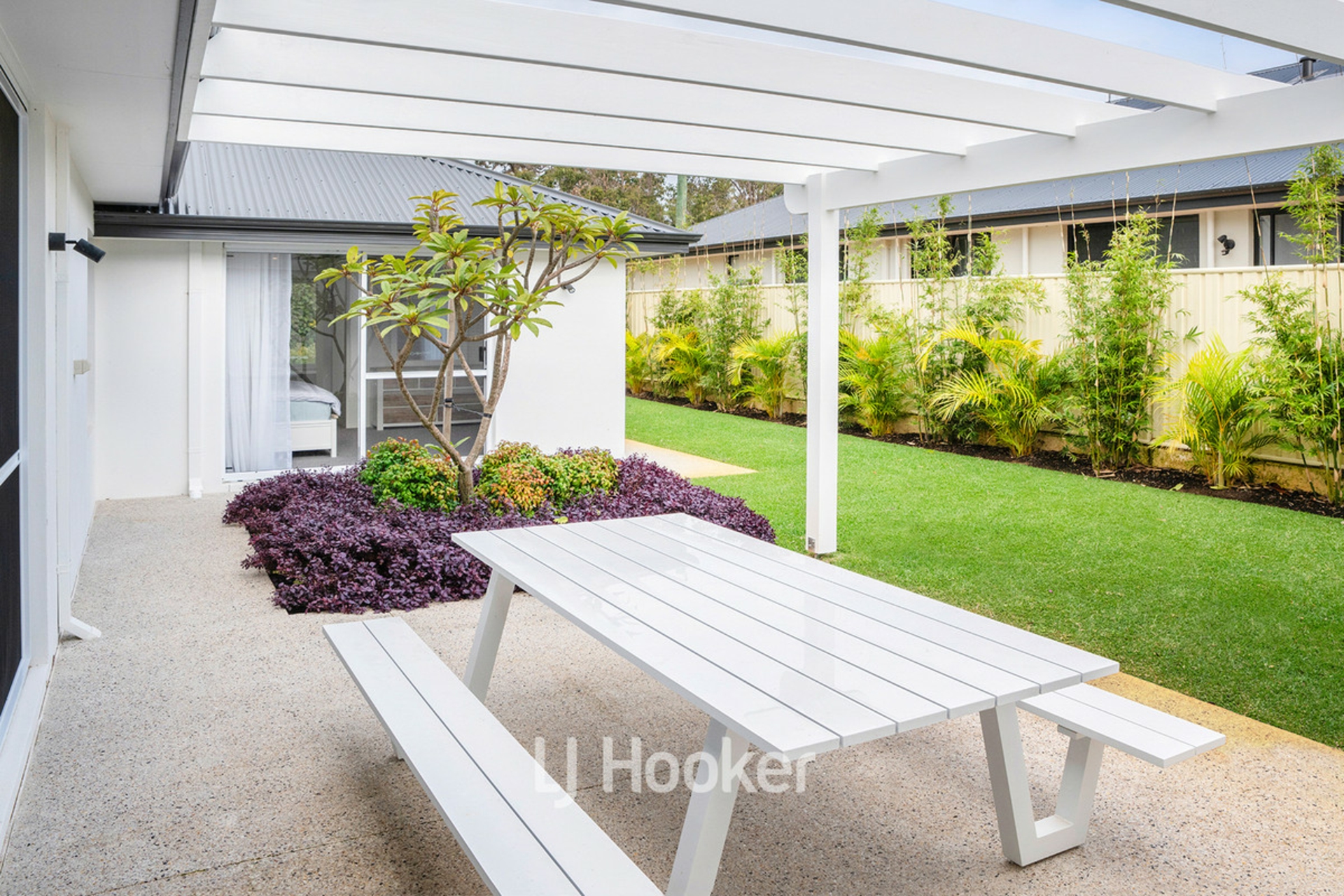 39 Alwoodley Tce — photo 18 of 25