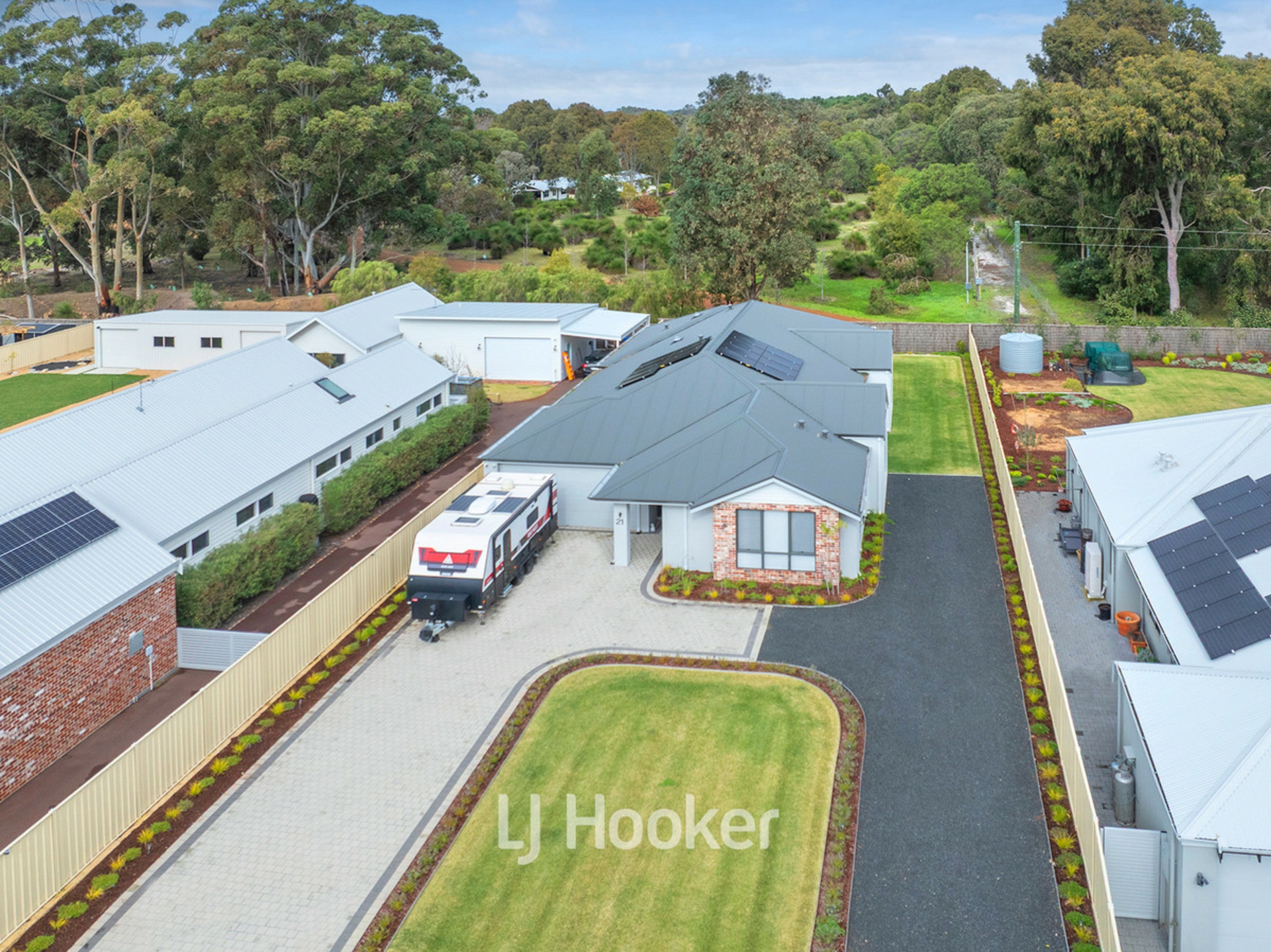 21 Alwoodley Terrace — photo 2 of 24