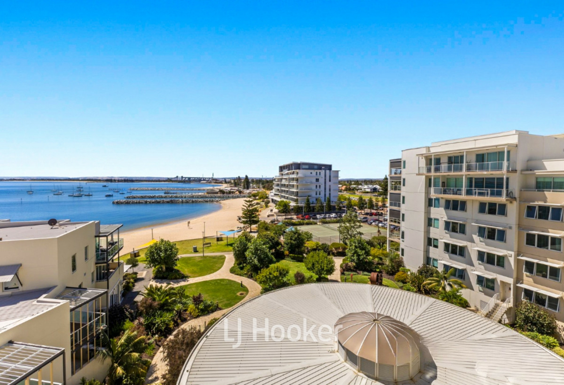 28/11 Casuarina Drive — photo from LJ Hooker Property South West WA