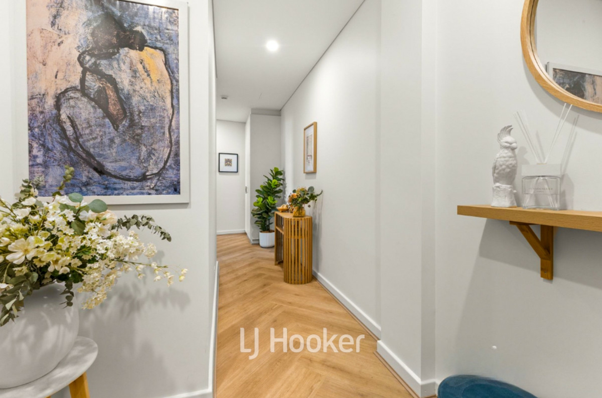 28/11 Casuarina Drive — photo 3 of 21