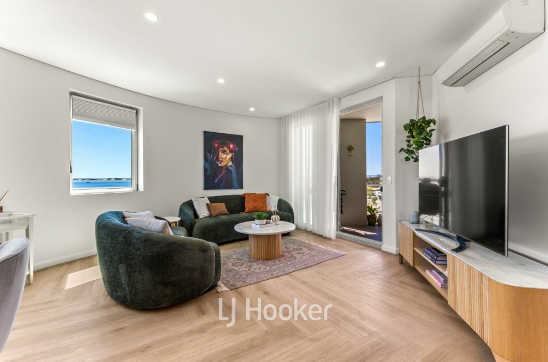 28/11 Casuarina Drive — photo 6 of 21