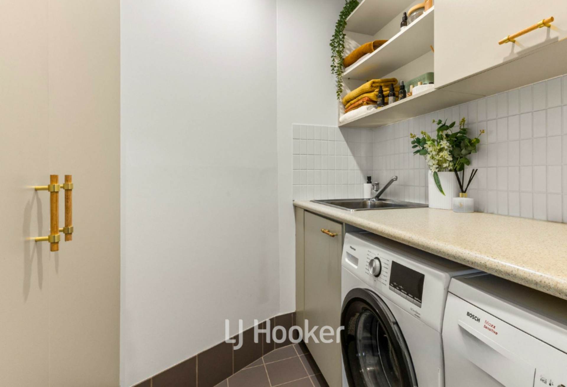 28/11 Casuarina Drive — photo 17 of 21