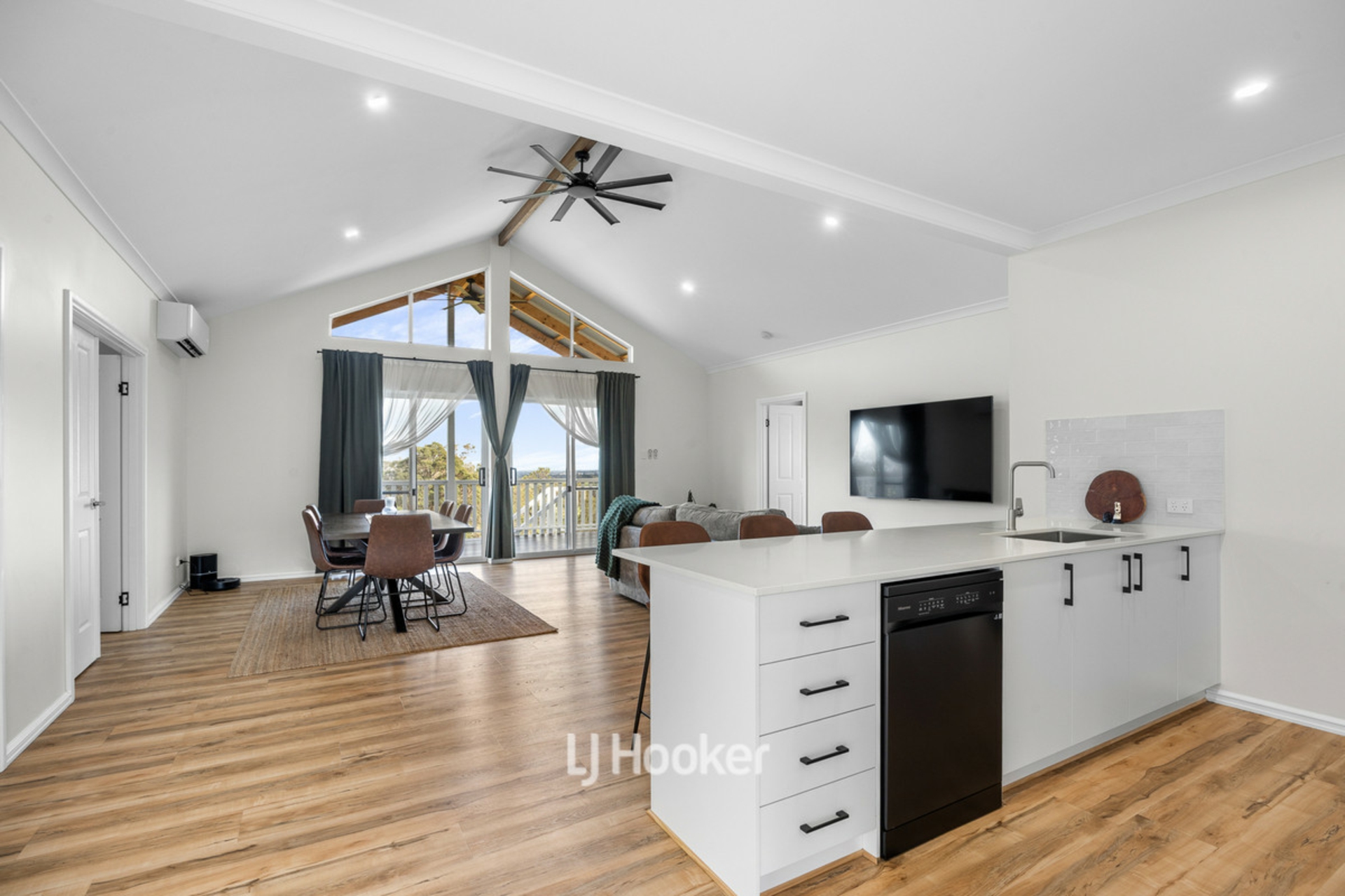 66 Livingstone Heights — photo 7 of 30