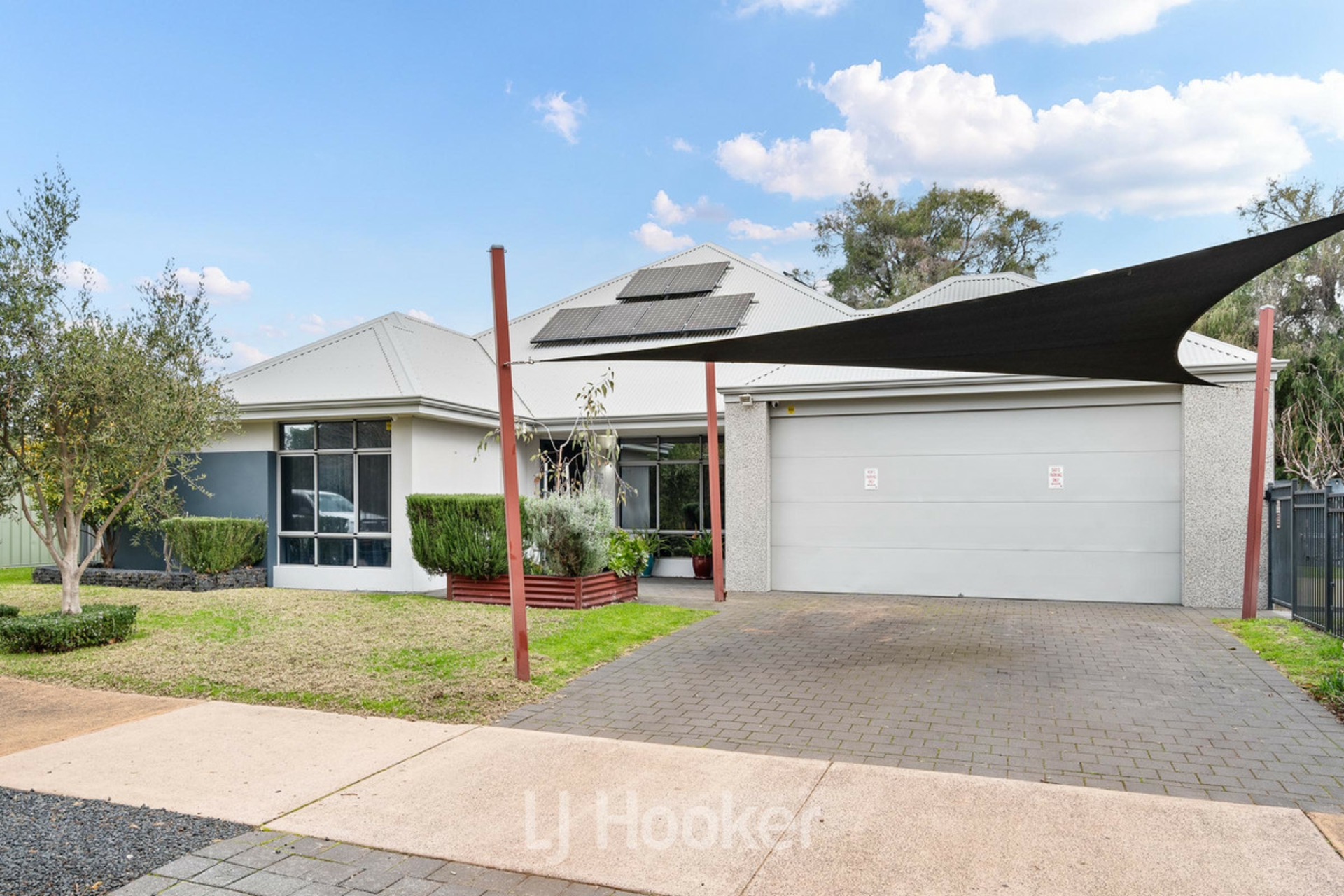 8 Orlando Boulevard — photo 2 of 26