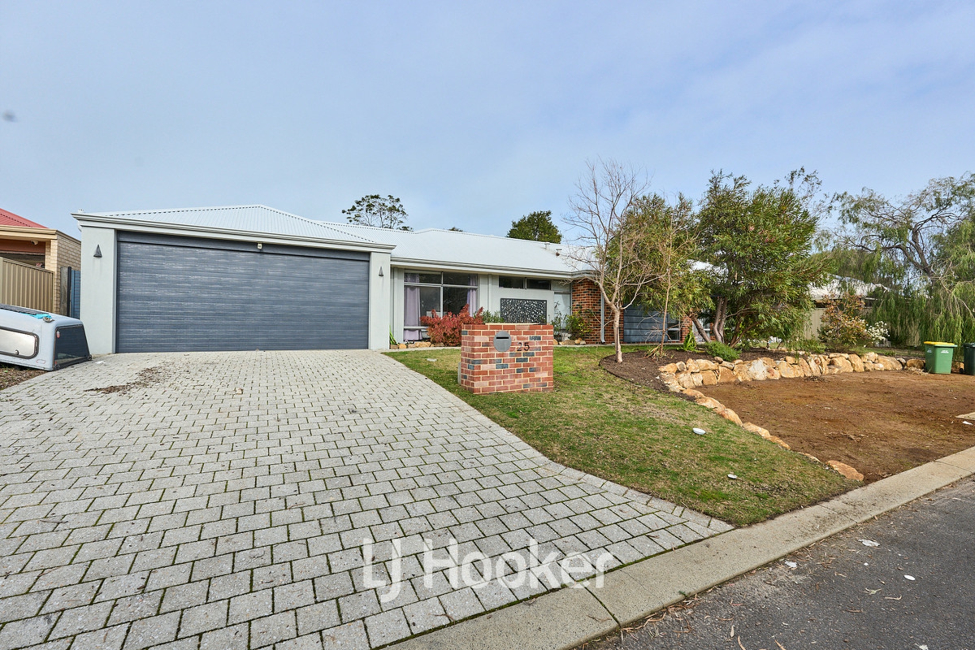 25 Cathedral Loop — photo from LJ Hooker Property South West WA