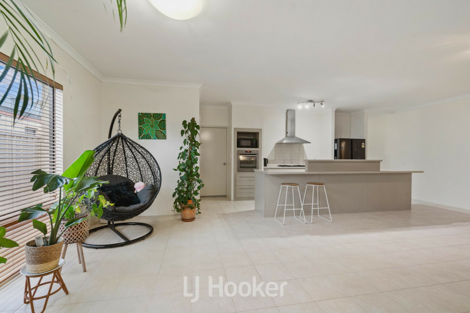 10 Prestwick Road — photo 5 of 25