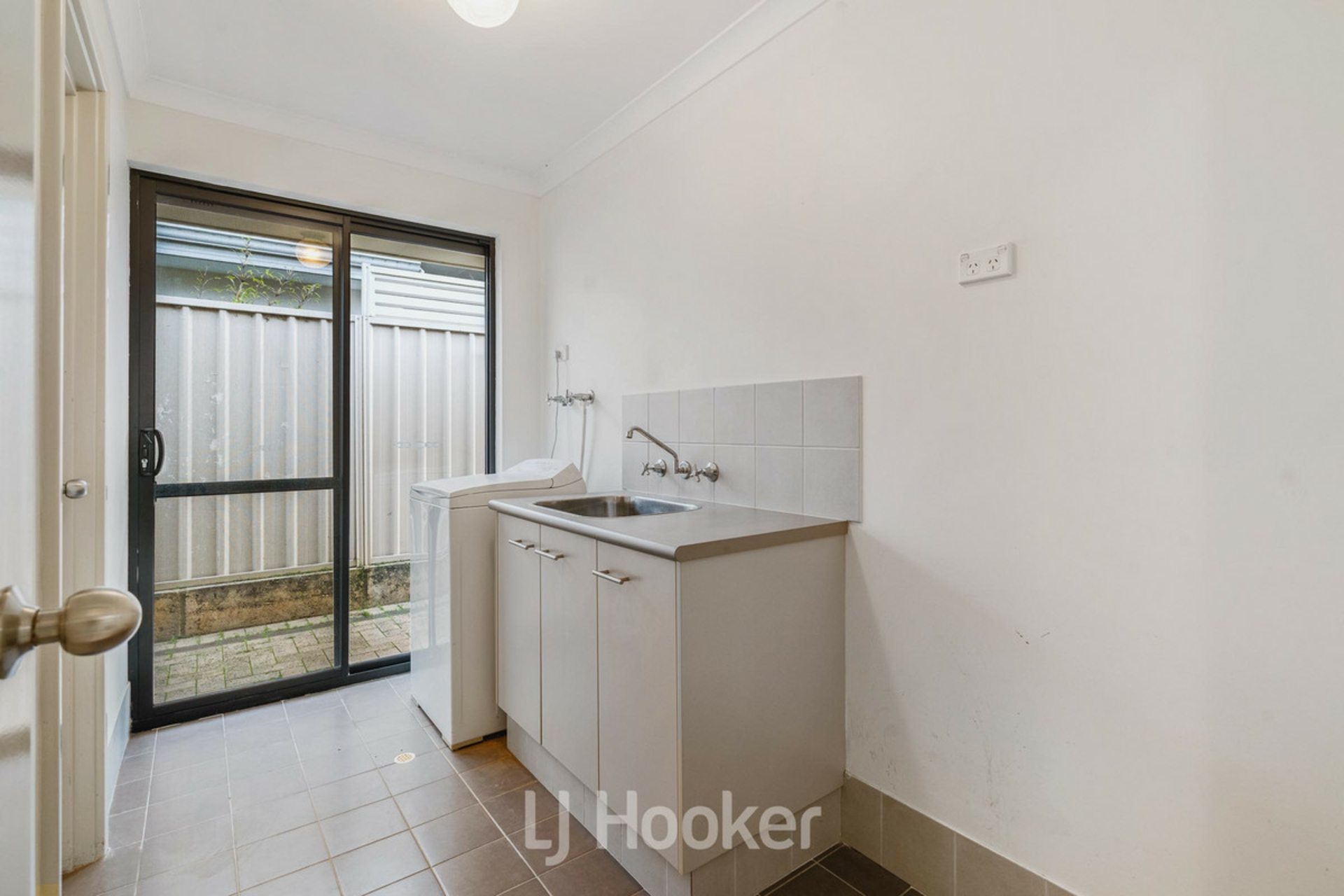 10 Prestwick Road — photo 19 of 25