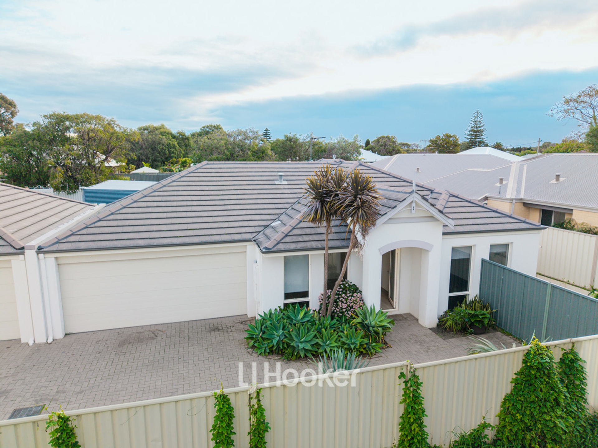 3/3 Moore Street — photo from LJ Hooker Property South West WA