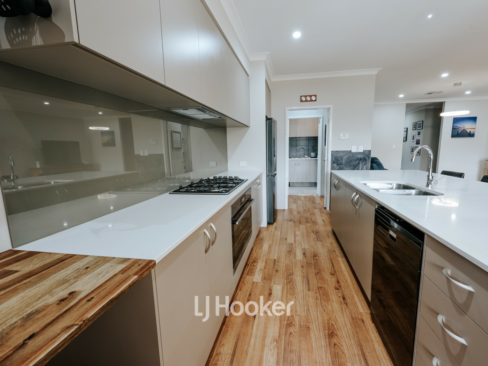 8 Henry Willmott Drive — photo 4 of 23