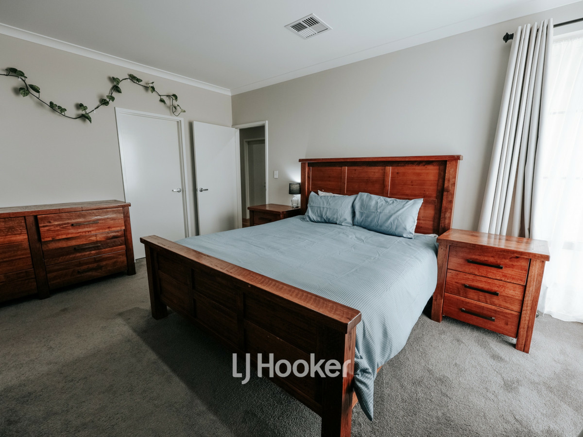 8 Henry Willmott Drive — photo 7 of 23