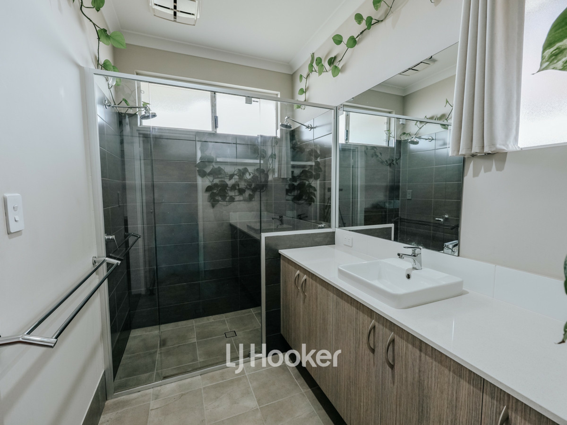 8 Henry Willmott Drive — photo 8 of 23