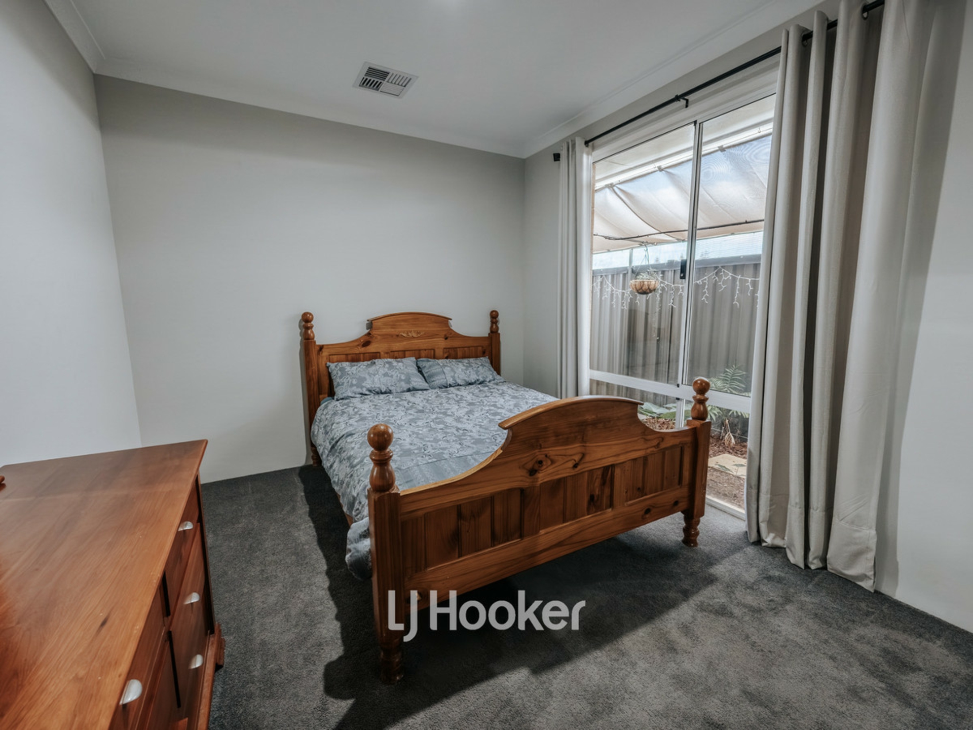 8 Henry Willmott Drive — photo 9 of 23