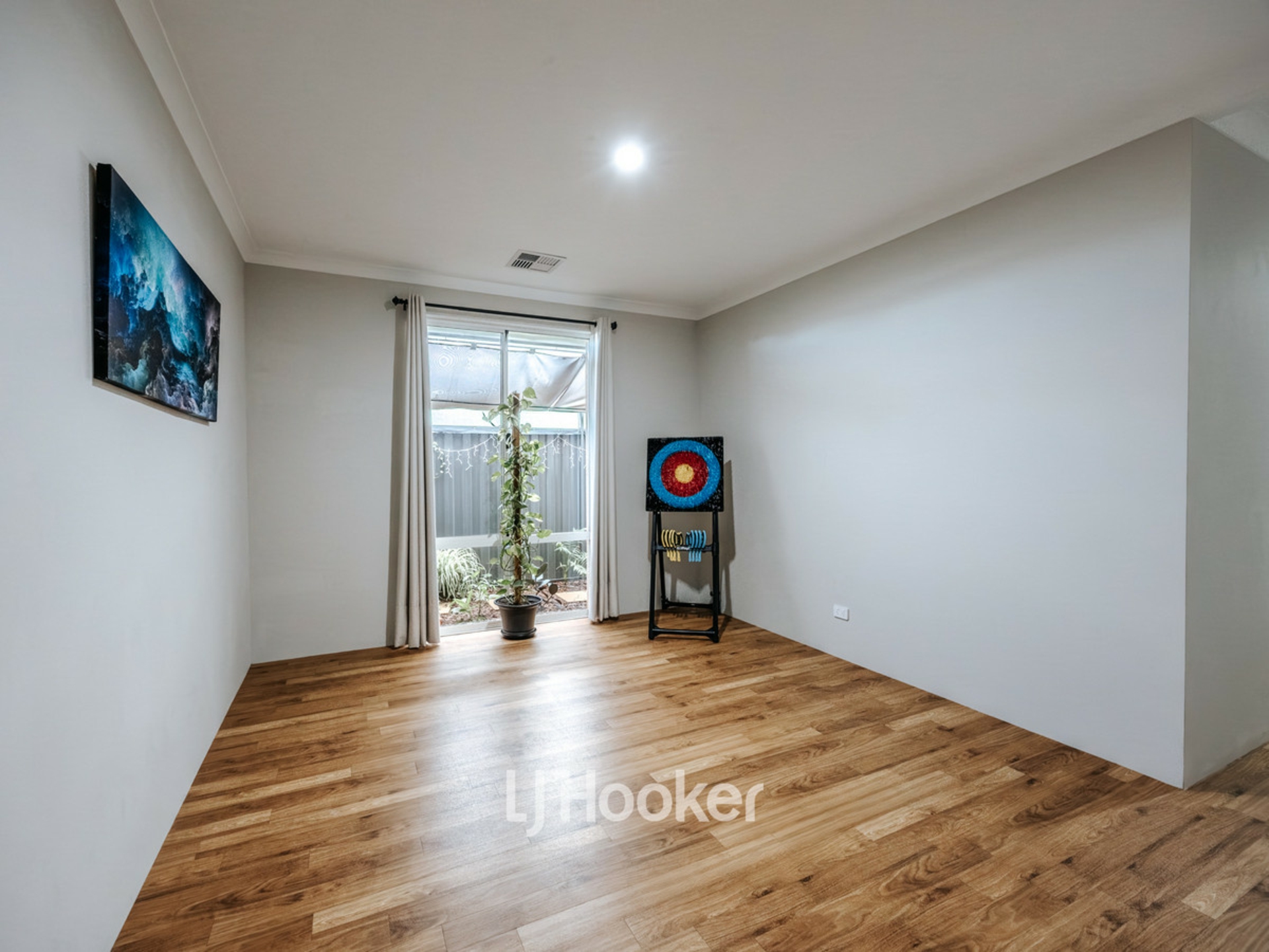 8 Henry Willmott Drive — photo 13 of 23