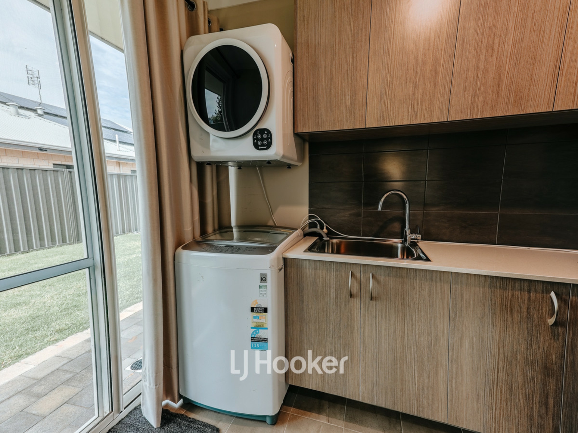 8 Henry Willmott Drive — photo 14 of 23