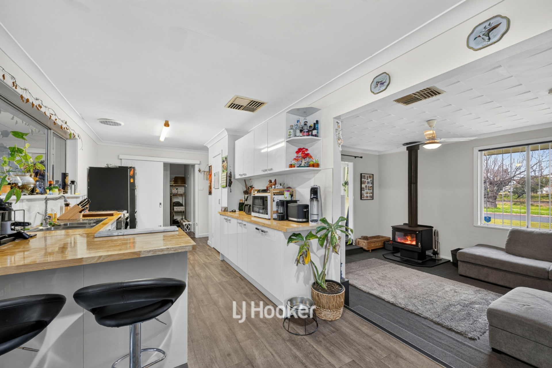 1 Beverley Place — photo from LJ Hooker Property South West WA