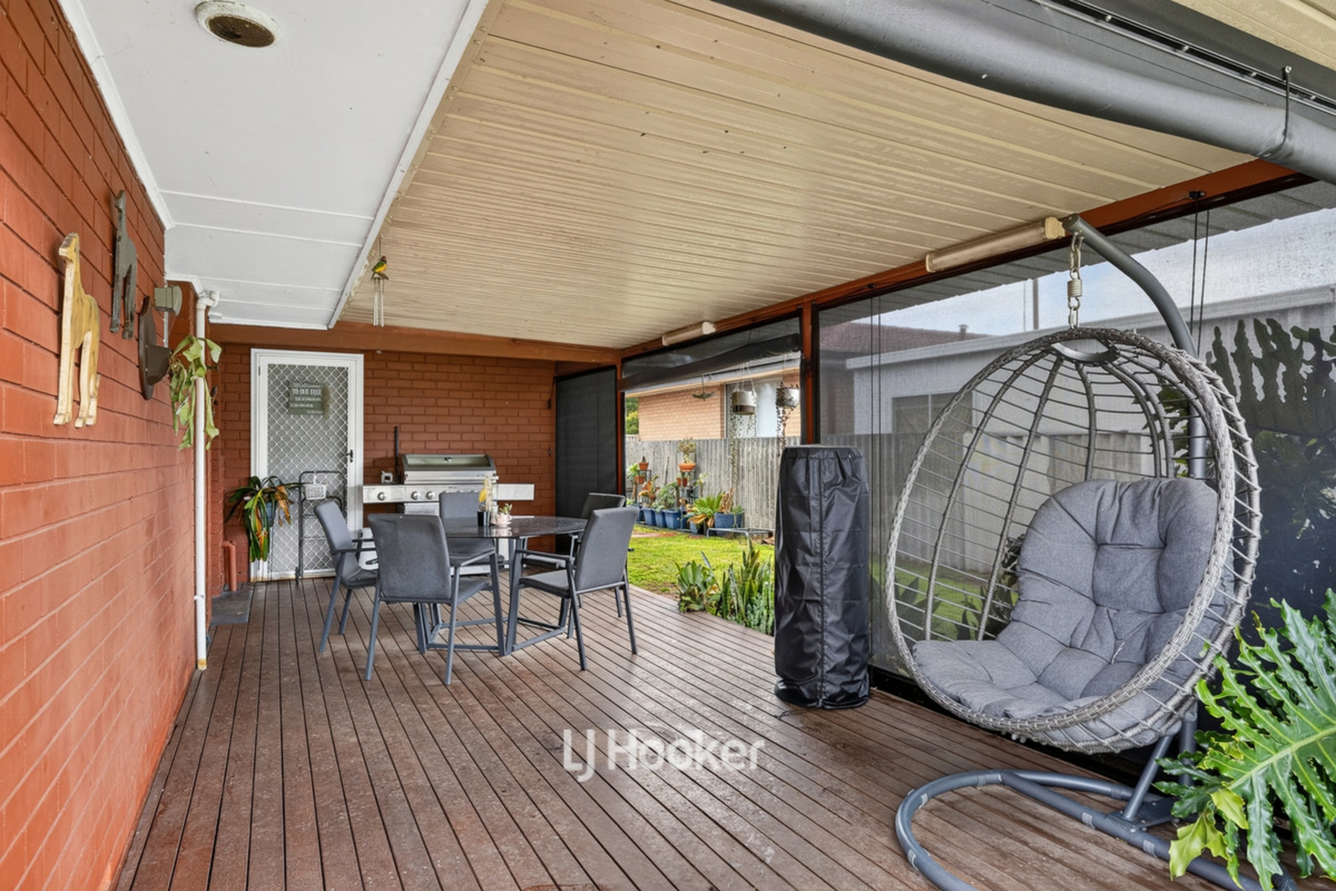 1 Beverley Place — photo 15 of 22