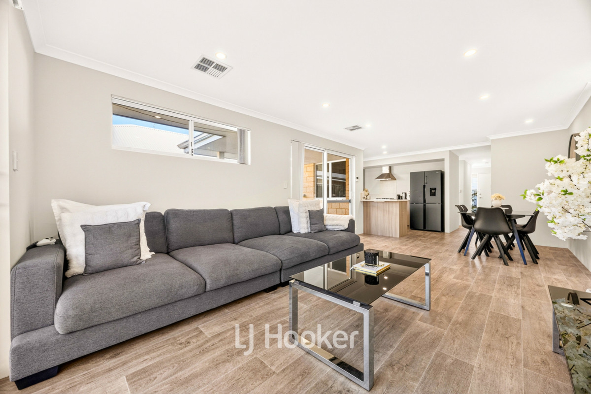 24 Kingfisher Road — photo 6 of 27