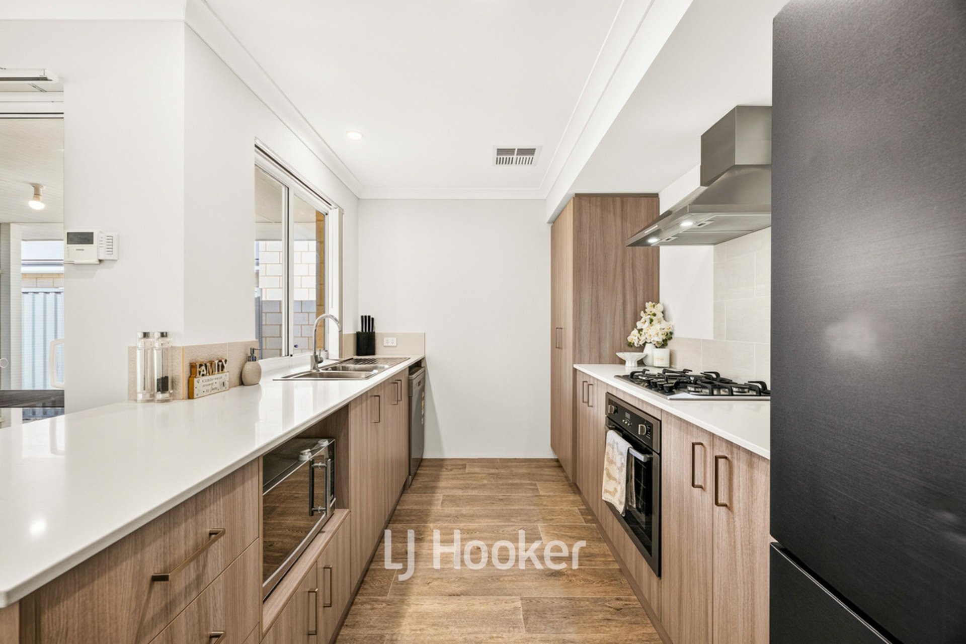 24 Kingfisher Road — photo 10 of 27