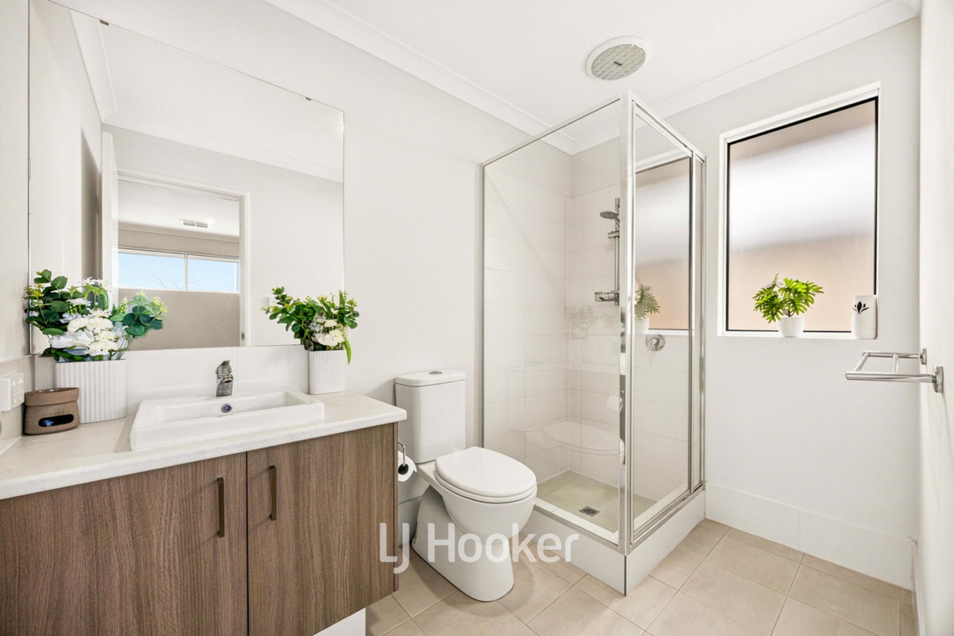 24 Kingfisher Road — photo 13 of 27