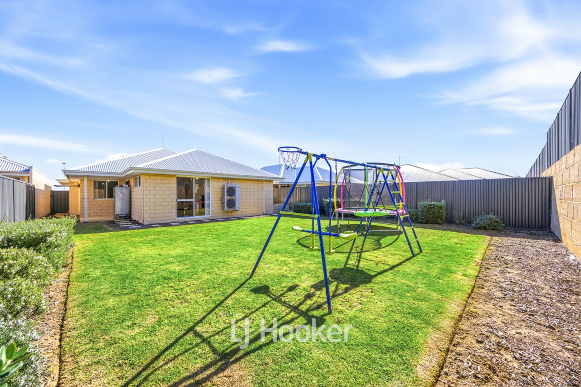 24 Kingfisher Road — photo 22 of 27