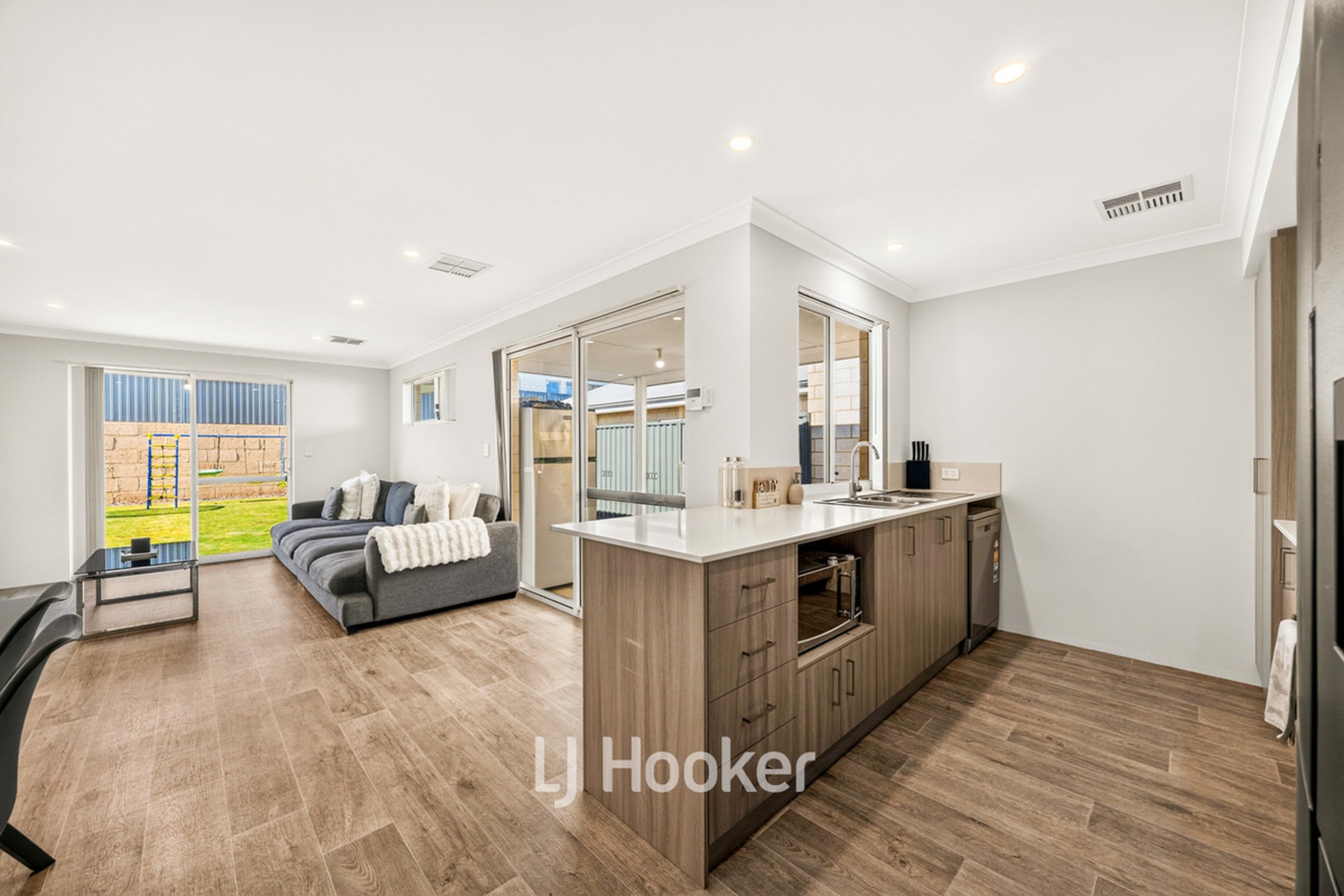 24 Kingfisher Road — photo 25 of 27