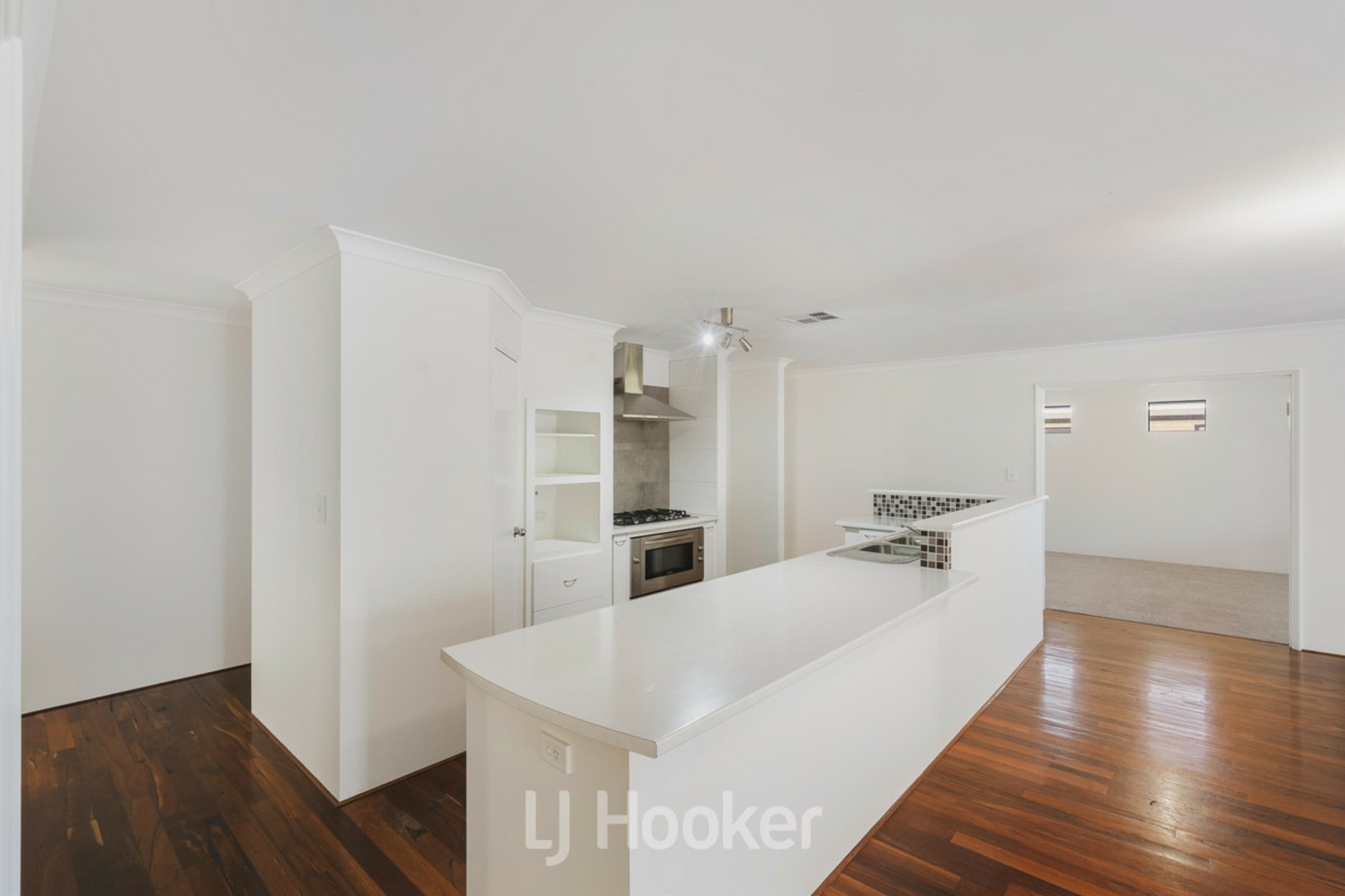 12 Egan Crescent — photo 9 of 25
