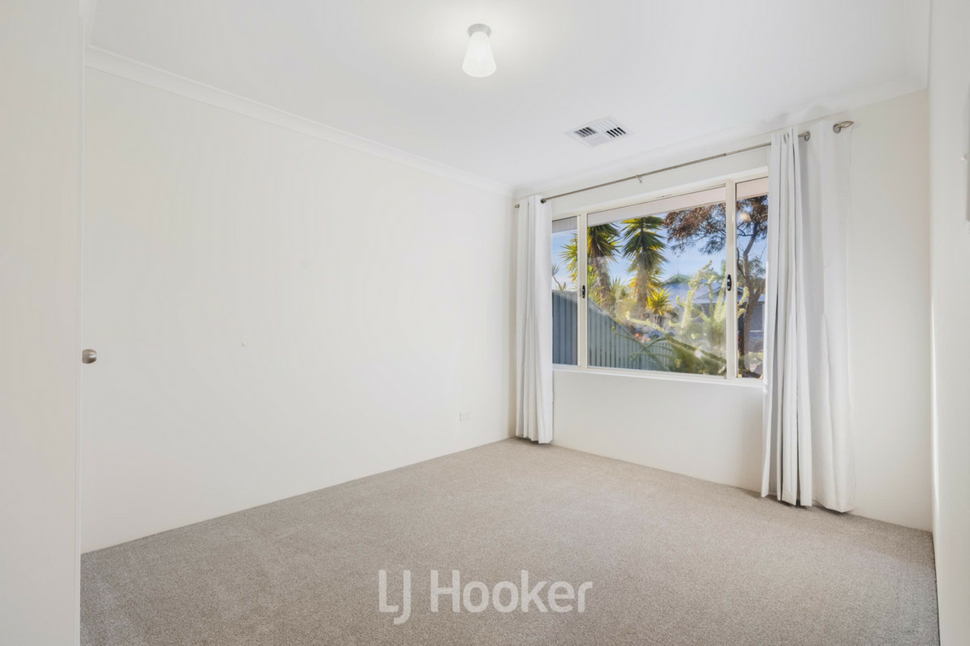 12 Egan Crescent — photo 12 of 25