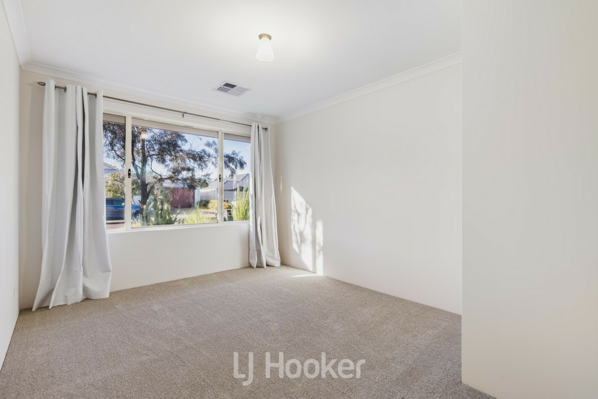 12 Egan Crescent — photo 13 of 25